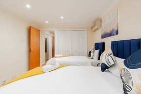 Comfy Apartments in Queensway