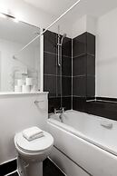 Comfy Apartments in Queensway