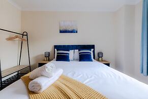 Comfy Apartments in Queensway