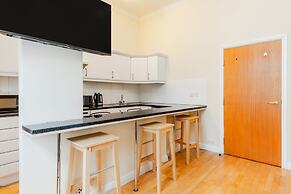 Comfy Apartments in Queensway