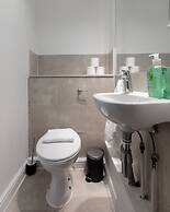 Comfy Apartments in Queensway