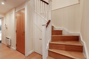 Comfy Apartments in Queensway