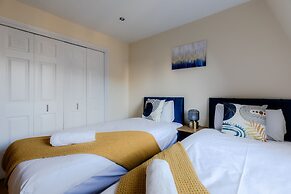 Comfy Apartments in Queensway