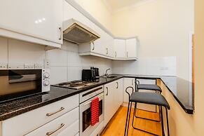 Comfy Apartments in Queensway