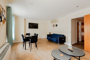 Comfy Apartments in Queensway