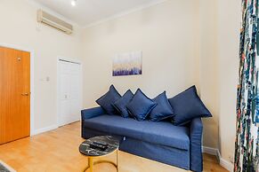 Comfy Apartments in Queensway