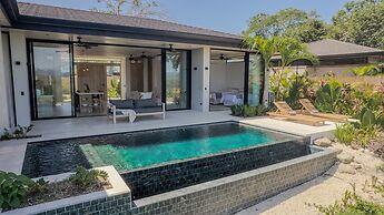 Chic 3BR Private Terrace Nature Views