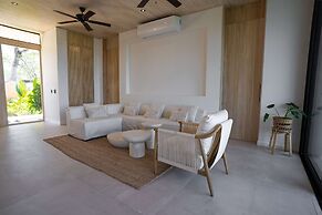 Chic 3BR Private Terrace Nature Views