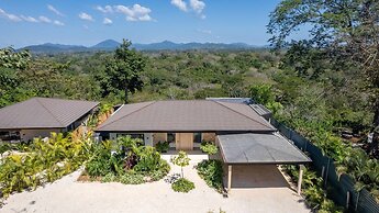 Chic 3BR Private Terrace Nature Views