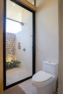 Chic 3BR Private Terrace Nature Views