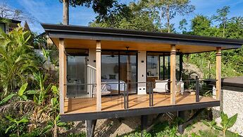 Chic 1BR Escape Breathtaking Balcony Views