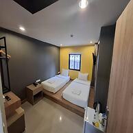 Spacious Twin Escape Deluxe Comfort for Two
