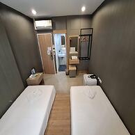 Spacious Twin Escape Deluxe Comfort for Two