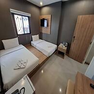 Spacious Twin Escape Deluxe Comfort for Two