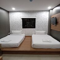 Spacious Twin Escape Deluxe Comfort for Two