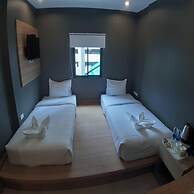 Spacious Twin Escape Deluxe Comfort for Two