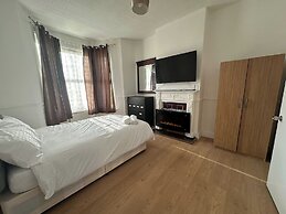 Croydon Dream House on Lancing Road