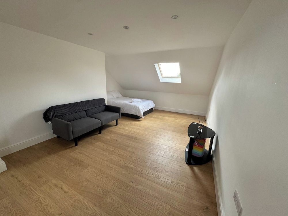 Croydon Dream House on Lancing Road