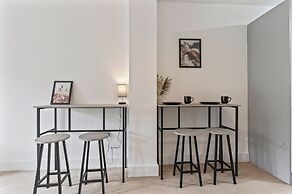 Windrush Grove Retreat in Birmingham