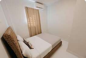 Luxurious Beachside 3-Br Apt