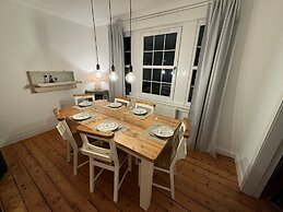 Stirling Haven: Charming 3B Apt In City Centre