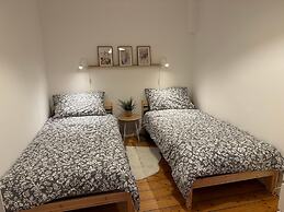 Stirling Haven: Charming 3B Apt In City Centre