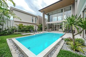 4BR Pool Villa Near Beach V200