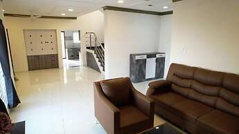 Queens Villa