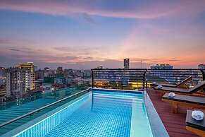 Big Lion Hotel