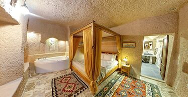 AGES IN CAPPADOCIA PREMIUM SUIT