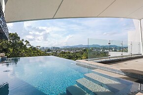 4BRHilltop Villa Pool Views Jacuzzi V203