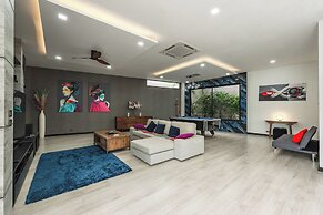 3BR Near Beach Tub & Pool Table V204