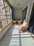 City Apartment With Pool Access