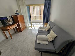 City Apartment With Pool Access