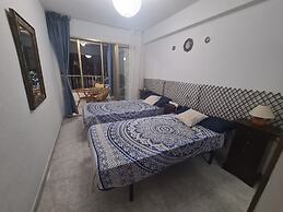 City Apartment With Pool Access