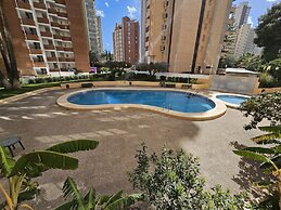 City Apartment With Pool Access
