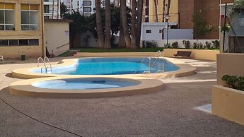 City Apartment With Pool Access