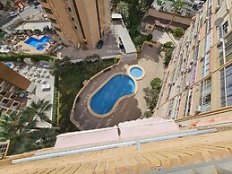 City Apartment With Pool Access