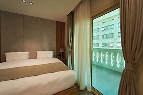 New Gold's Pyramids Hotel