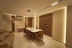New Gold's Pyramids Hotel