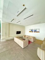 CRYSTAL SUITES AT RAMADA HOTEL