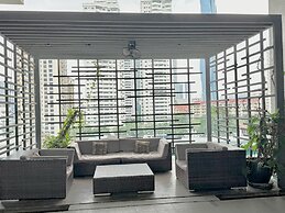 CRYSTAL SUITES AT RAMADA HOTEL