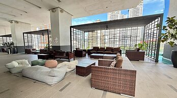 CRYSTAL SUITES AT RAMADA HOTEL