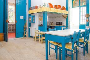 Liiiving in Ofir Manor Pool House