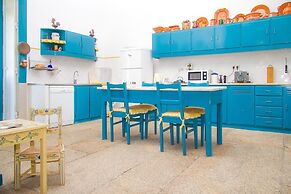 Liiiving in Ofir Manor Pool House