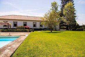 Liiiving in Ofir Manor Pool House