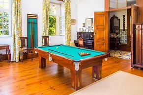Liiiving in Ofir Manor Pool House