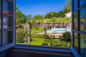 Liiiving in Ofir Manor Pool House