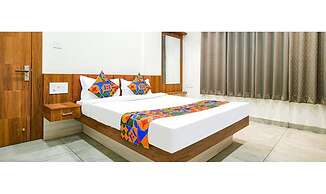 Hotel Shree Nakoda Paradise