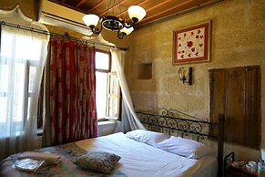 center cave house